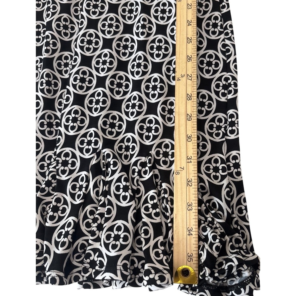 NWT White House Black Market Black White Medallion V-Neck Ruffled Hem Dress XS - Picture 7 of 7